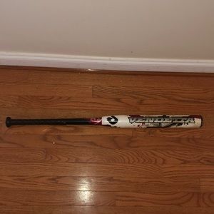 Demarini Vendetta Softball bat